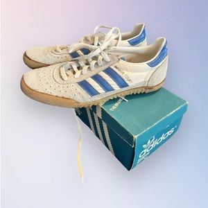 NWT Vintage Adidas Indoor Court Shoes